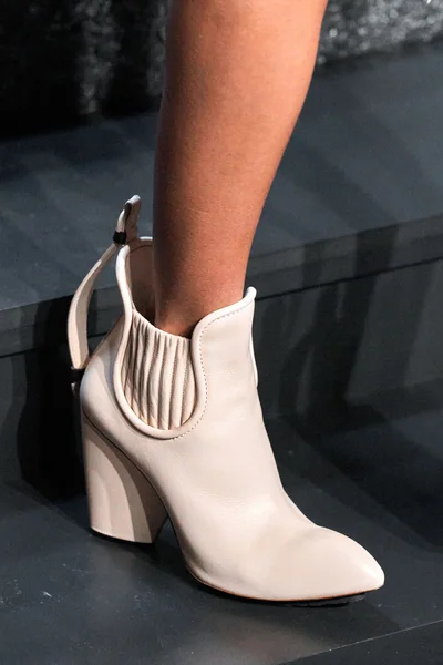 Look 80